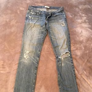 4L ripped Abercrombie & Fitch jeans